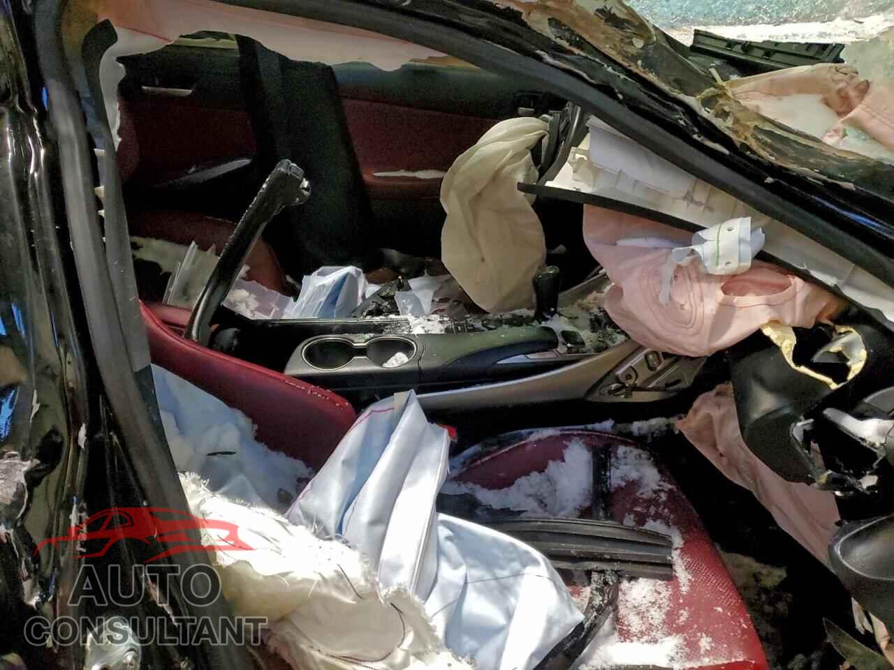 LEXUS IS 2018 - JTHC81D20J5031453