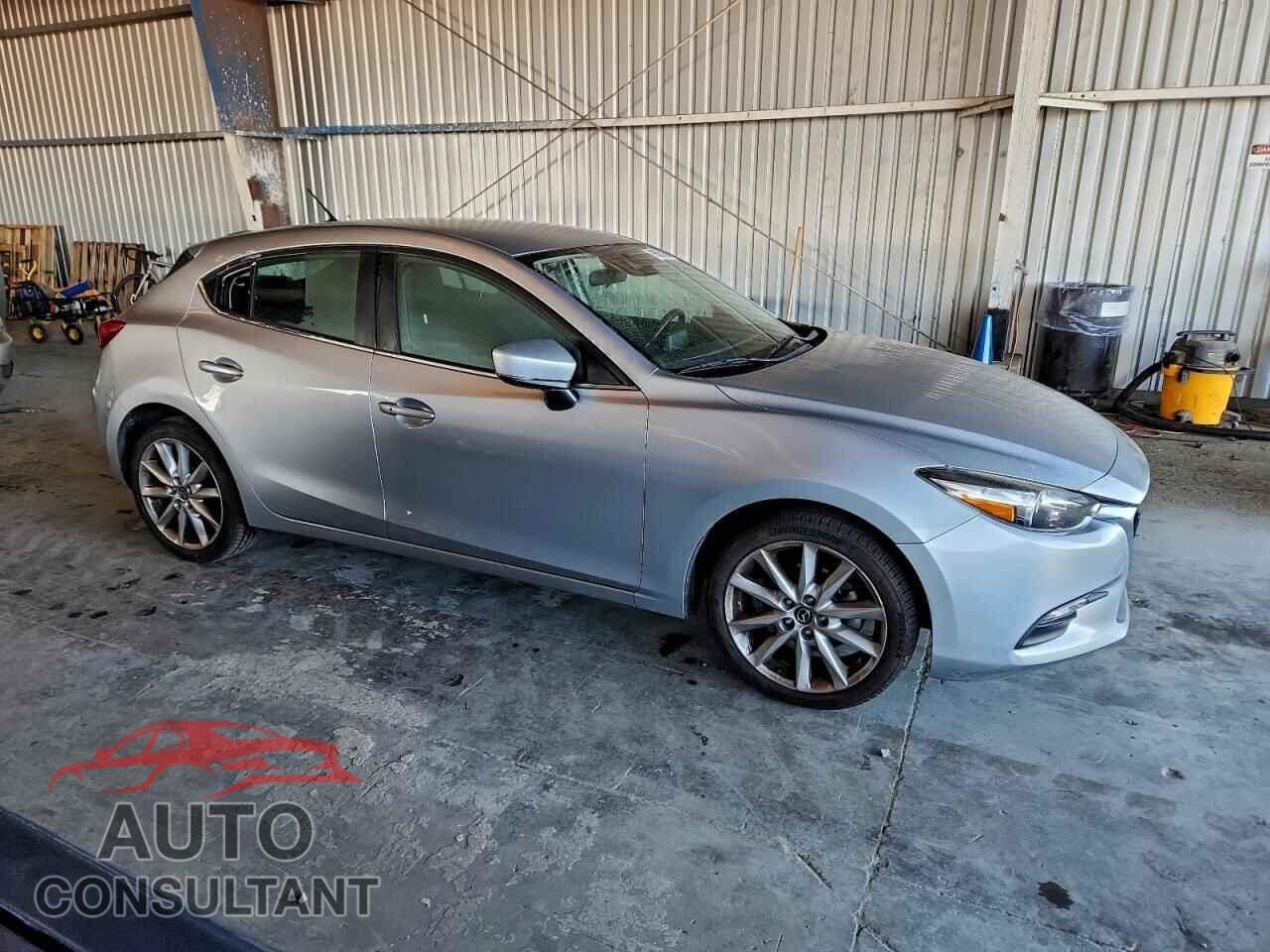 MAZDA 3 2017 - 3MZBN1L76HM155019