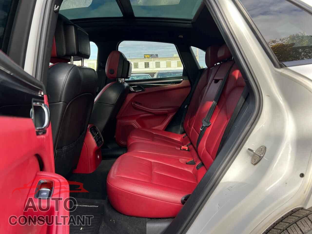 PORSCHE MACAN 2016 - WP1AB2A53GLB42337