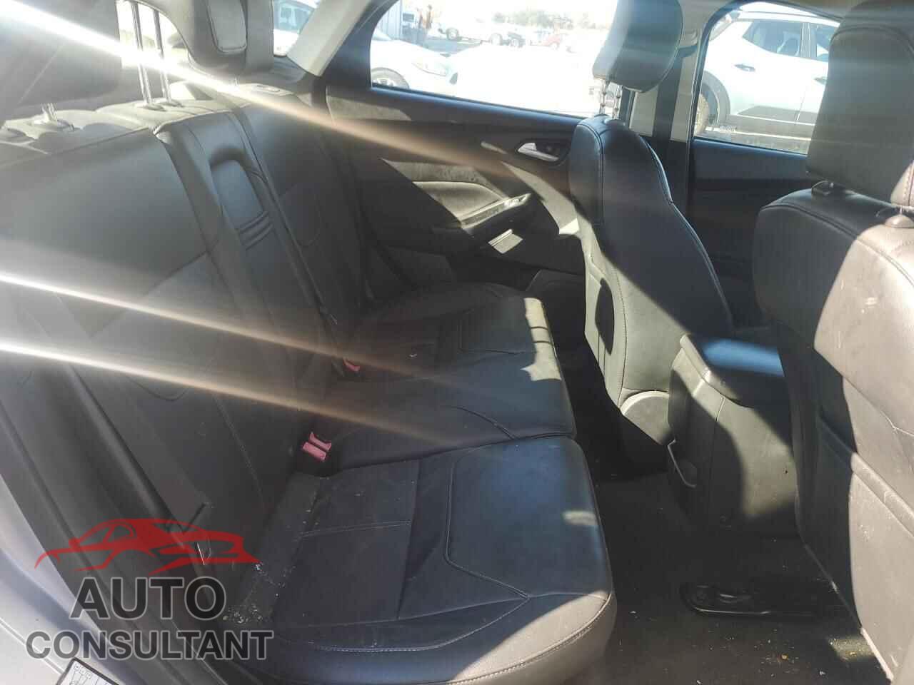 FORD FOCUS 2016 - 1FADP3F20GL332316