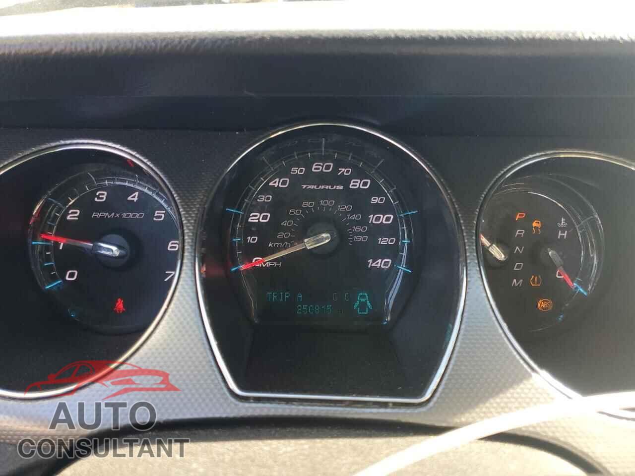 FORD TAURUS 2011 - 1FAHP2EW2BG100348