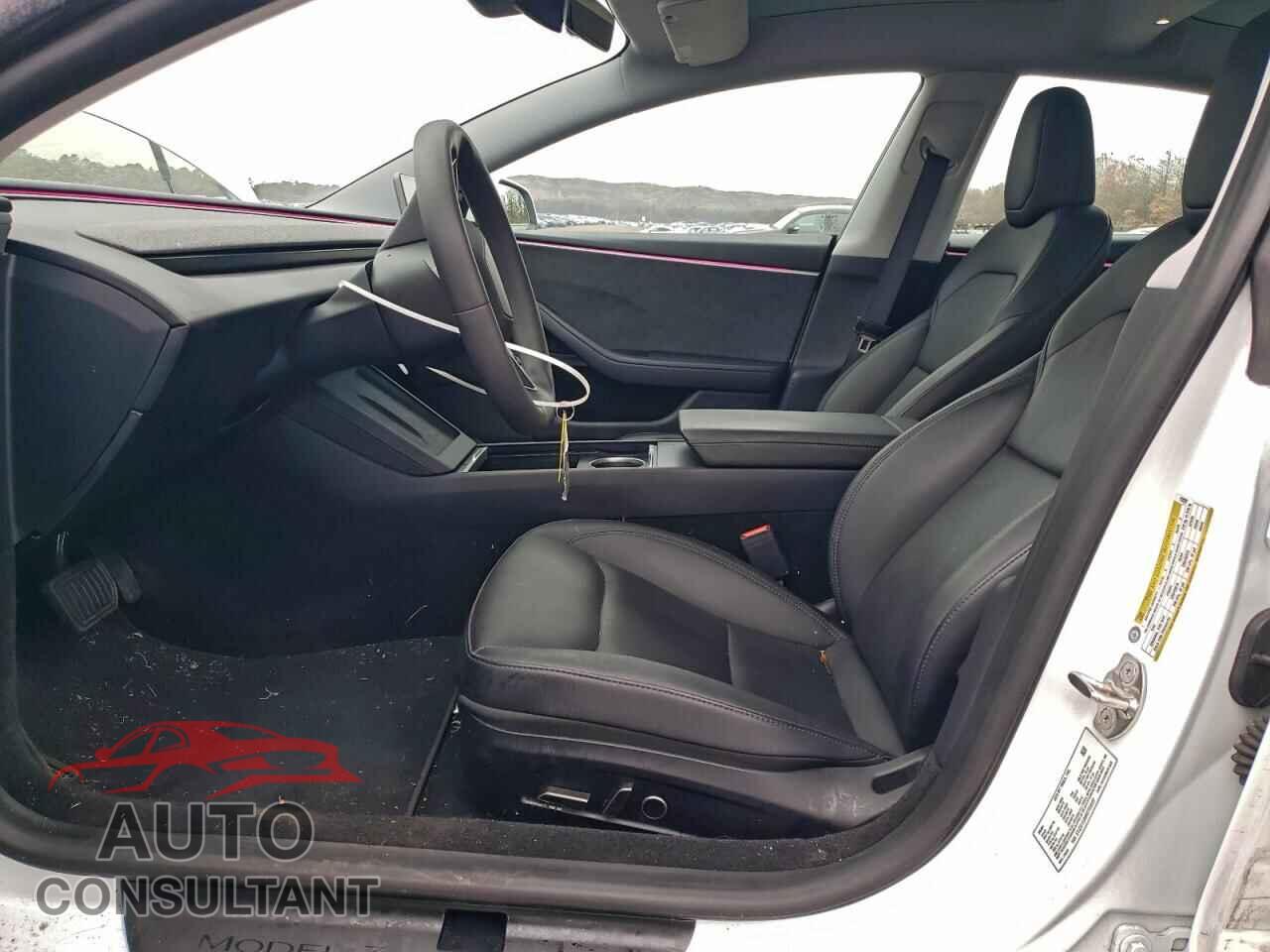 TESLA MODEL 3 2024 - 5YJ3E1EB9RF772297