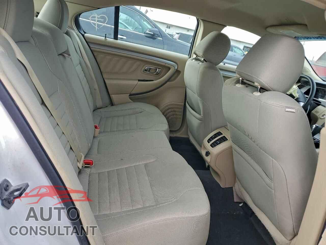 FORD TAURUS 2017 - 1FAHP2D88HG142857