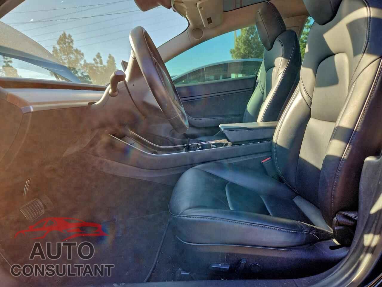 TESLA MODEL 3 2018 - 5YJ3E1EA1JF172997