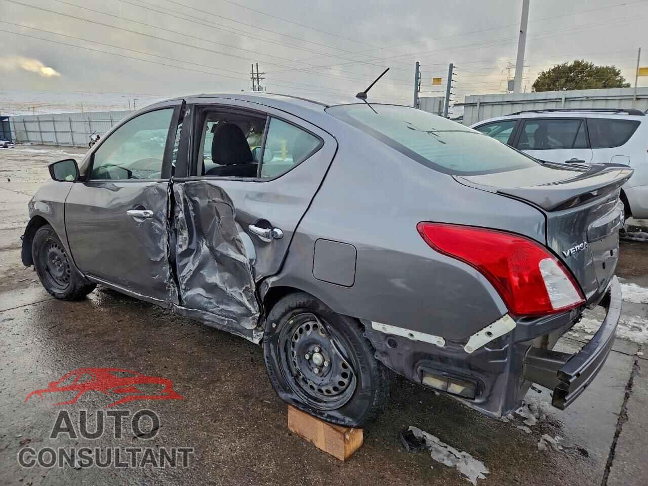 NISSAN VERSA 2017 - 3N1CN7AP3HL856543