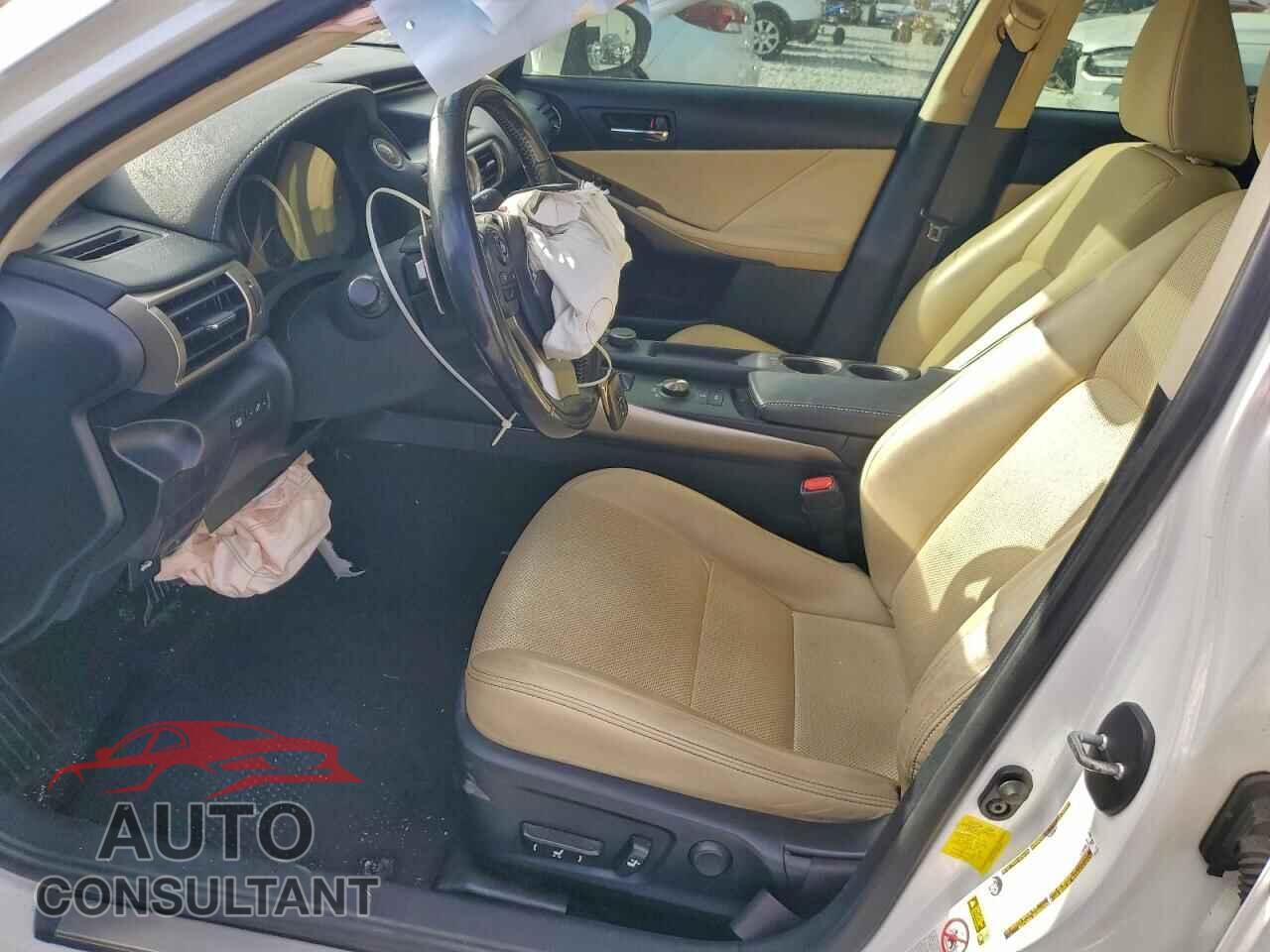 LEXUS IS 2016 - JTHBA1D2XG5024955