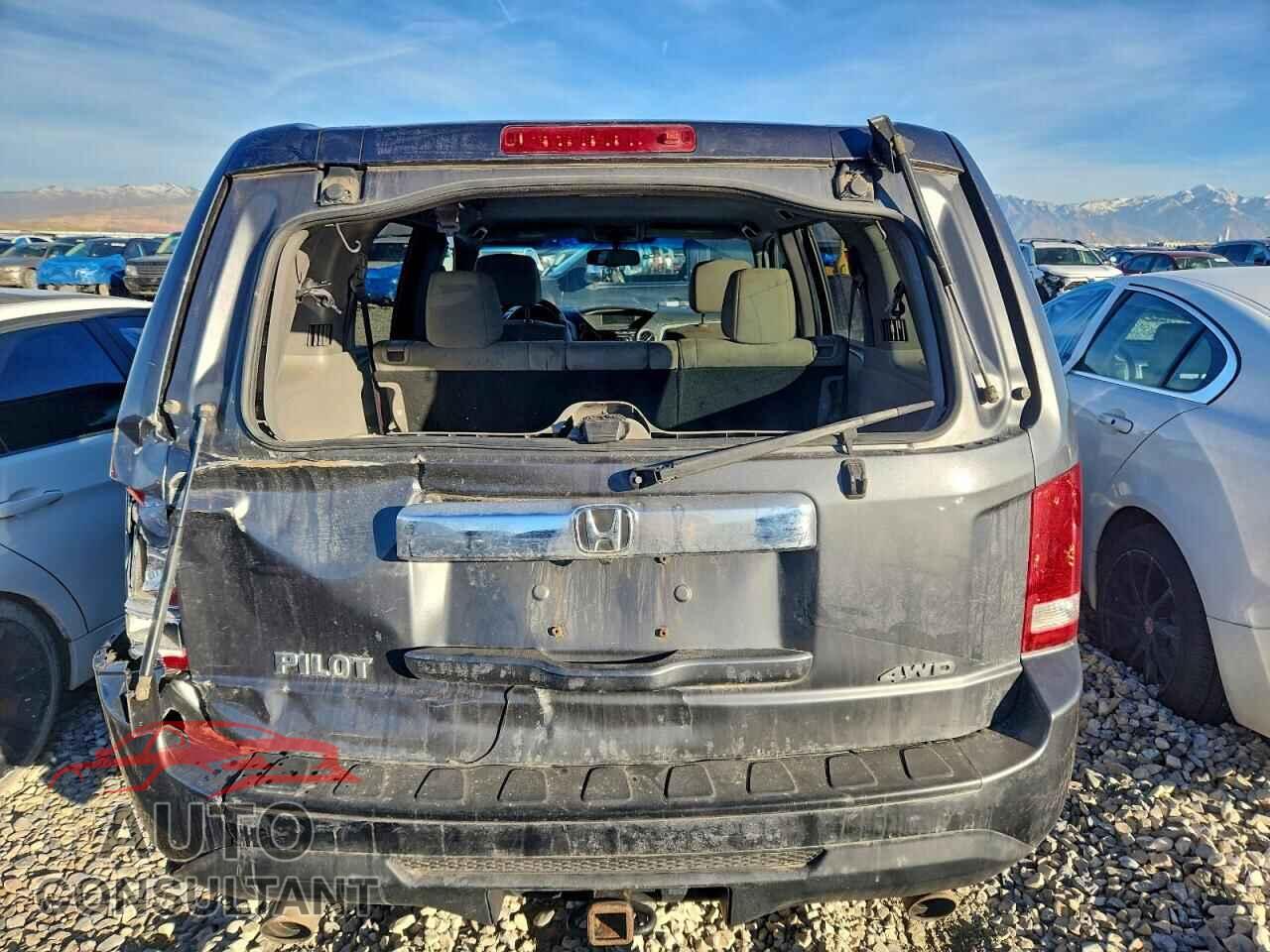 HONDA PILOT 2012 - 5FNYF4H46CB015527