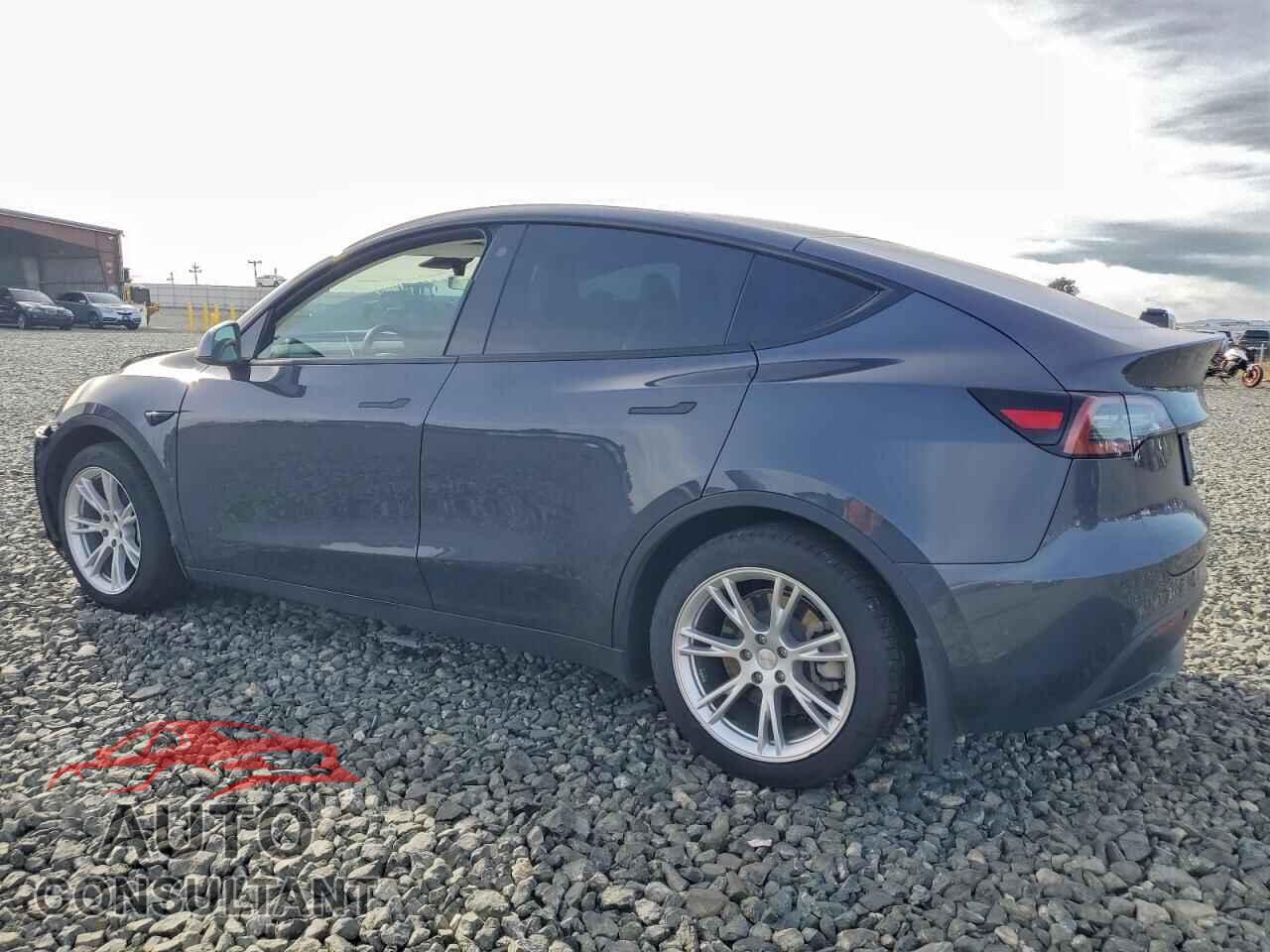 TESLA MODEL Y 2021 - 5YJYGDEE2MF257355