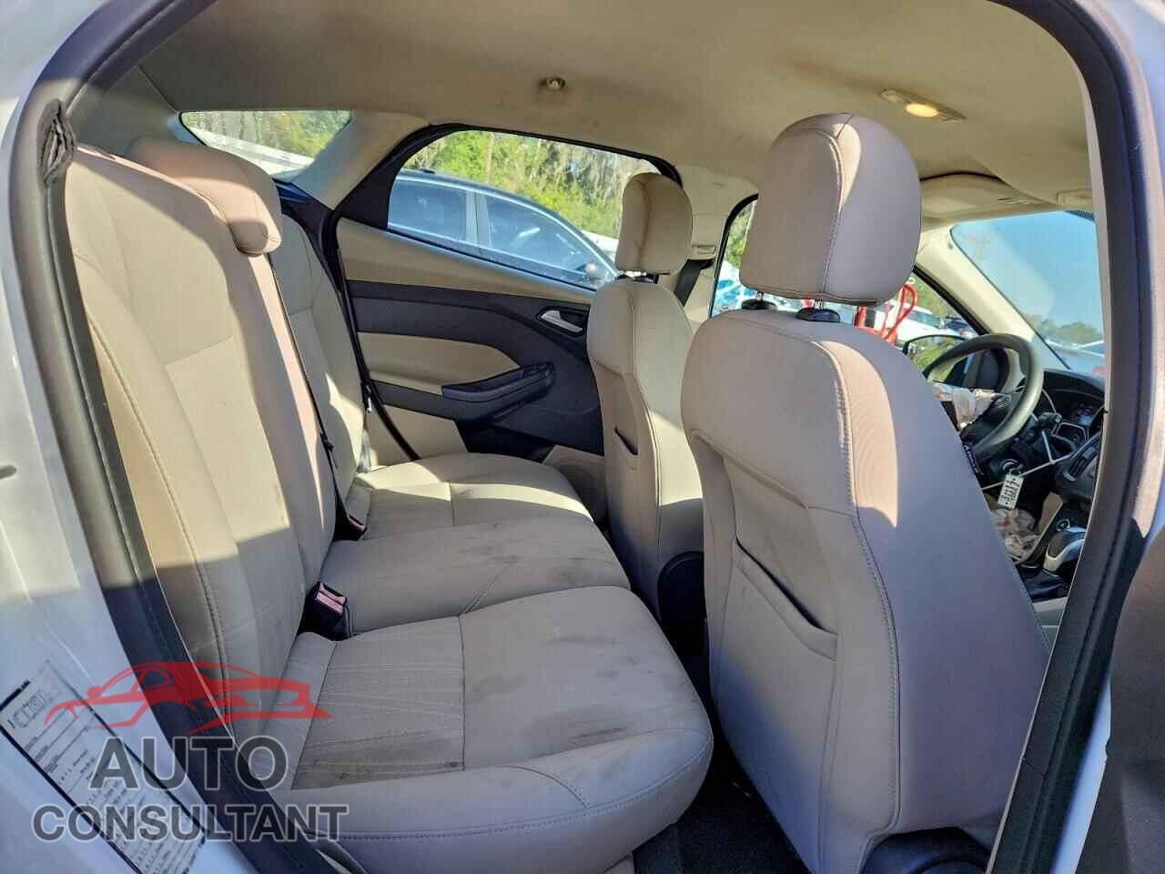 FORD FOCUS 2015 - 1FADP3K27FL317834