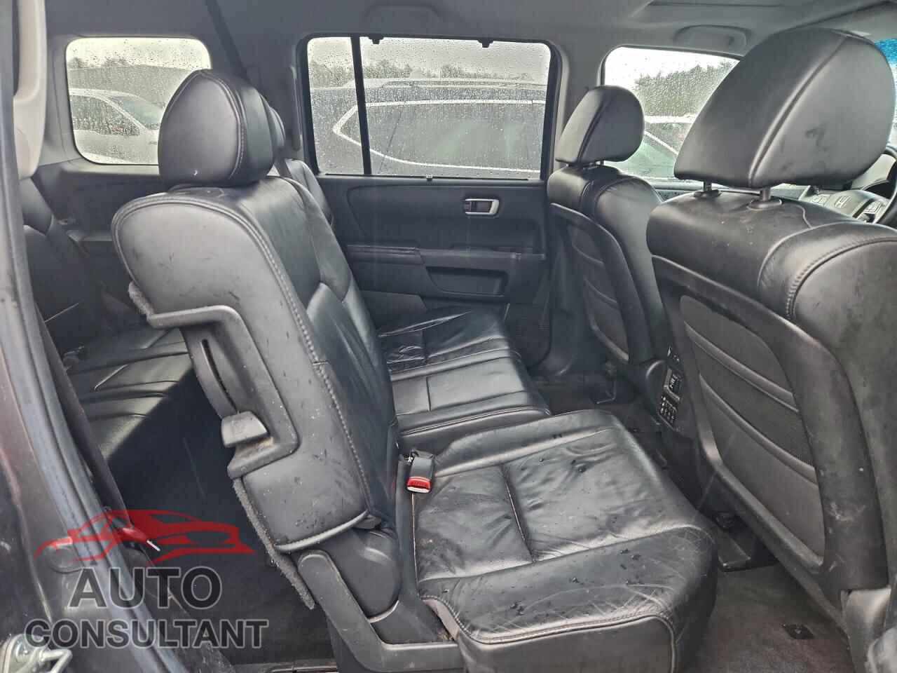 HONDA PILOT 2010 - 5FNYF4H92AB021561