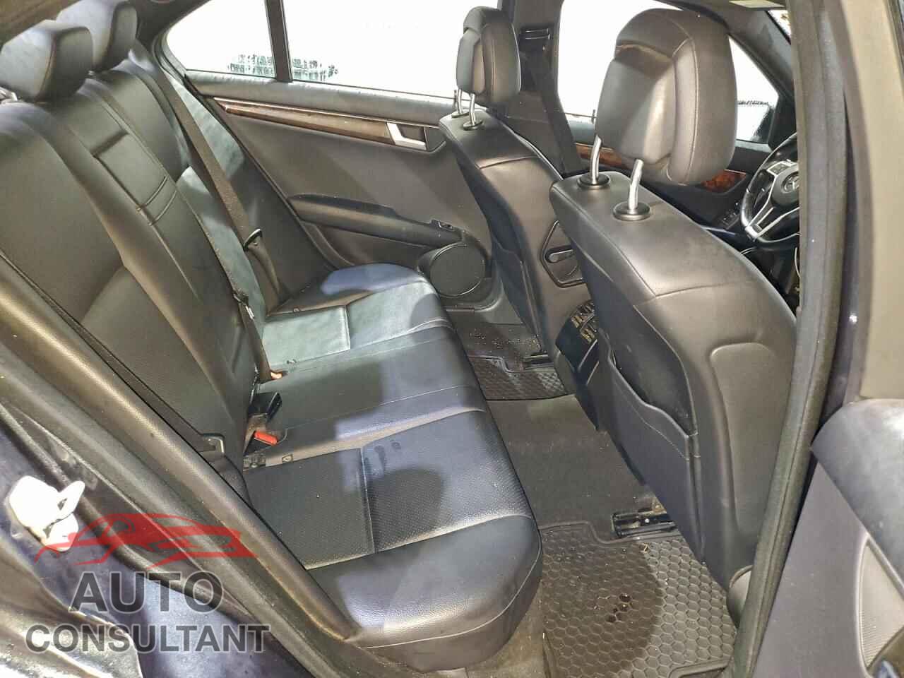 MERCEDES-BENZ C-CLASS 2012 - WDDGF8BB0CR204121