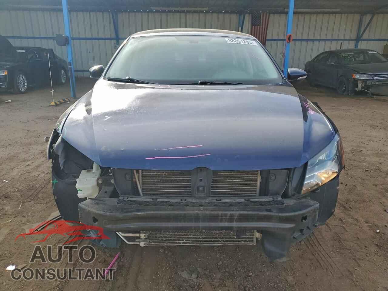 VOLKSWAGEN PASSAT 2012 - 1VWAP7A31CC064436