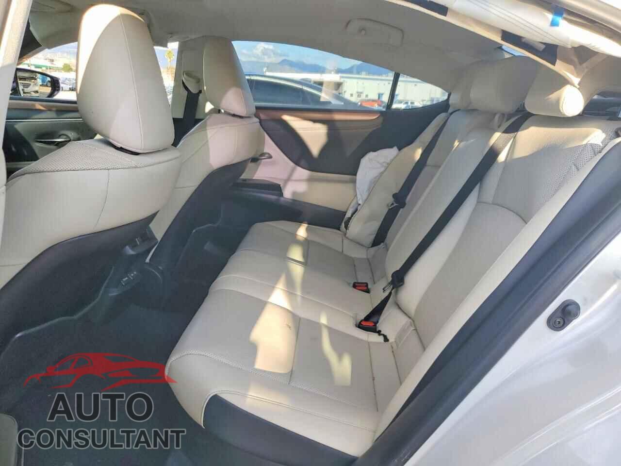 LEXUS ES300 2024 - 58ADA1C19RU038541