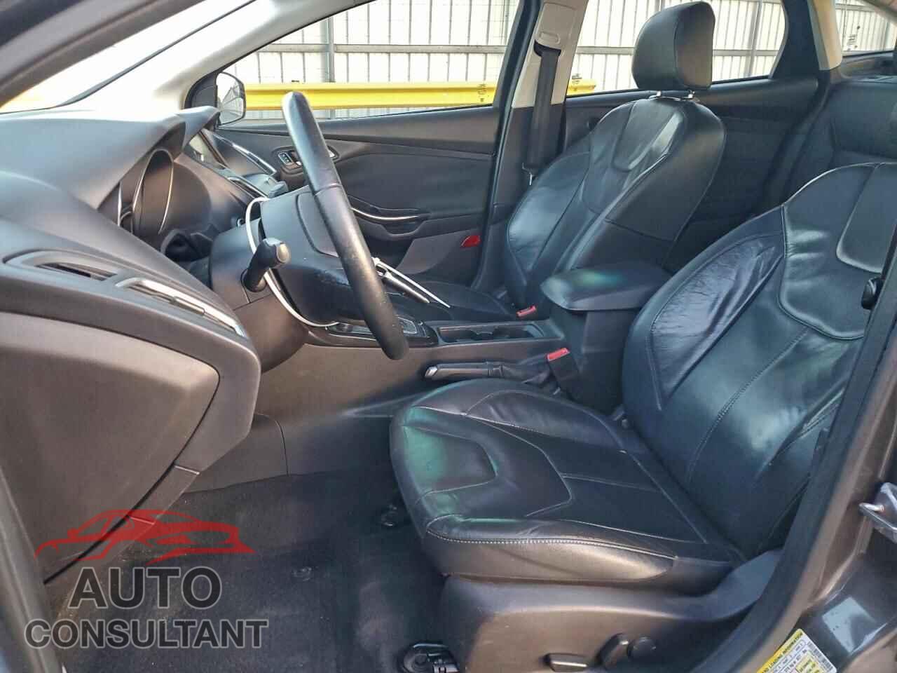 FORD FOCUS 2015 - 1FADP3J25FL328218