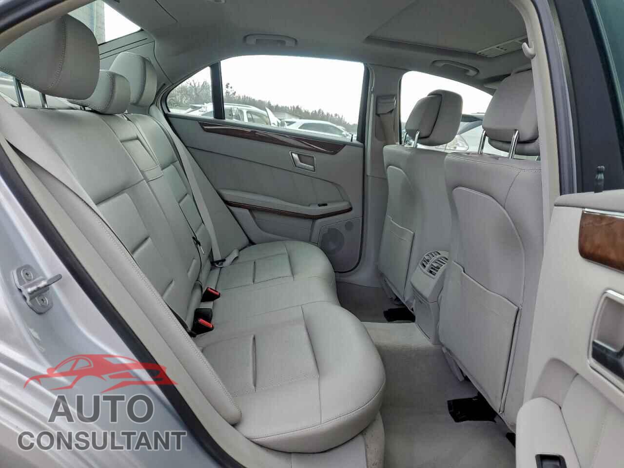 MERCEDES-BENZ E-CLASS 2012 - WDDHF5KB2CA592406