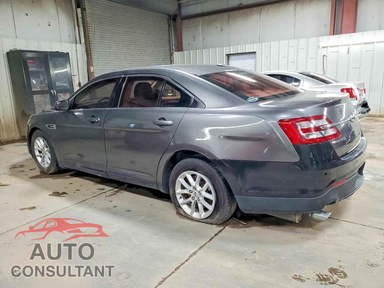 FORD TAURUS 2015 - 1FAHP2D86FG117825