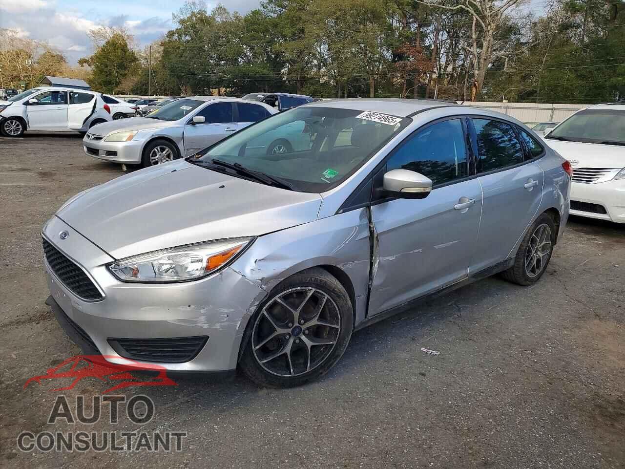 FORD FOCUS 2015 - 1FADP3F28FL249571