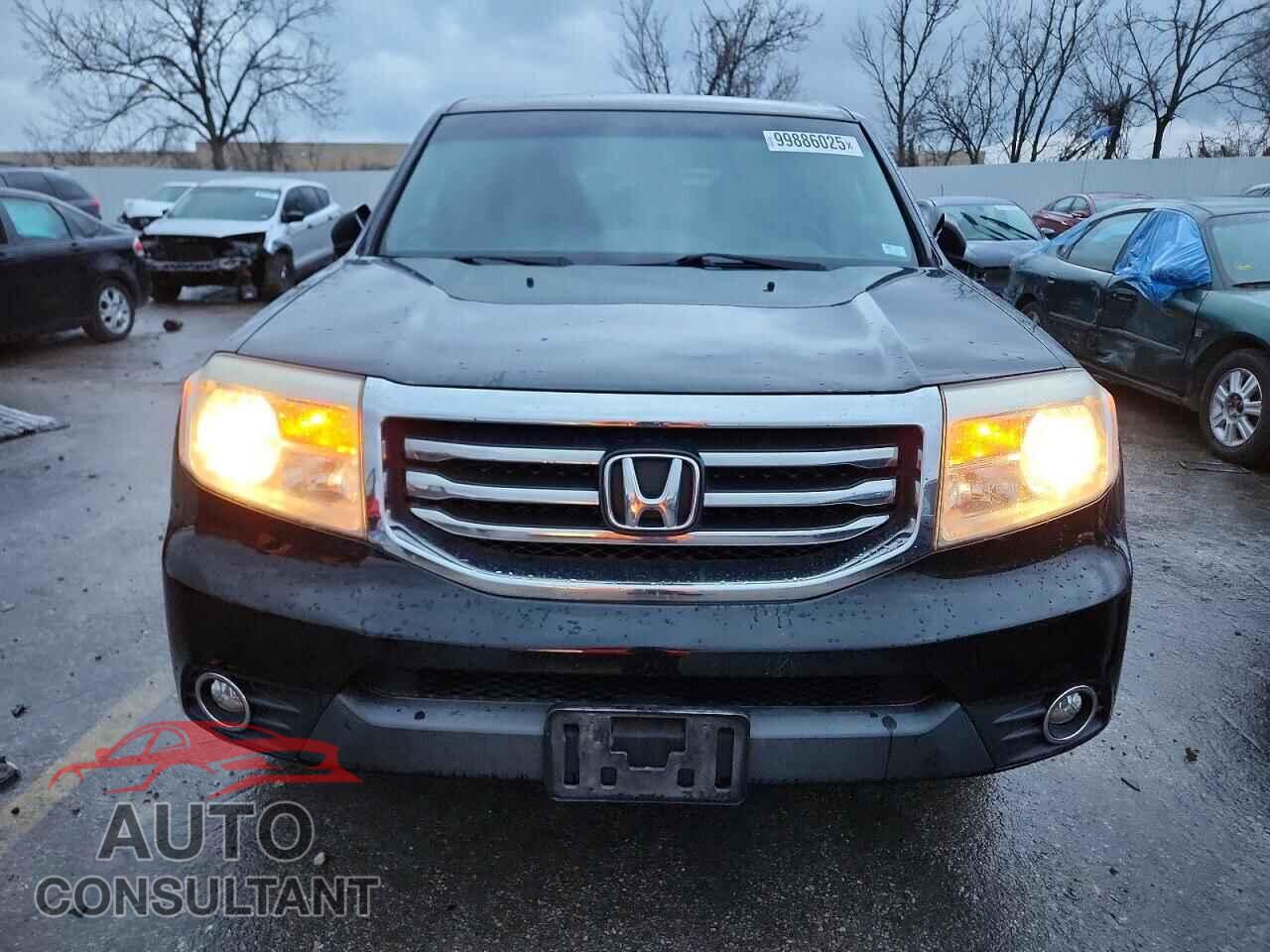 HONDA PILOT 2015 - 5FNYF4H53FB010475