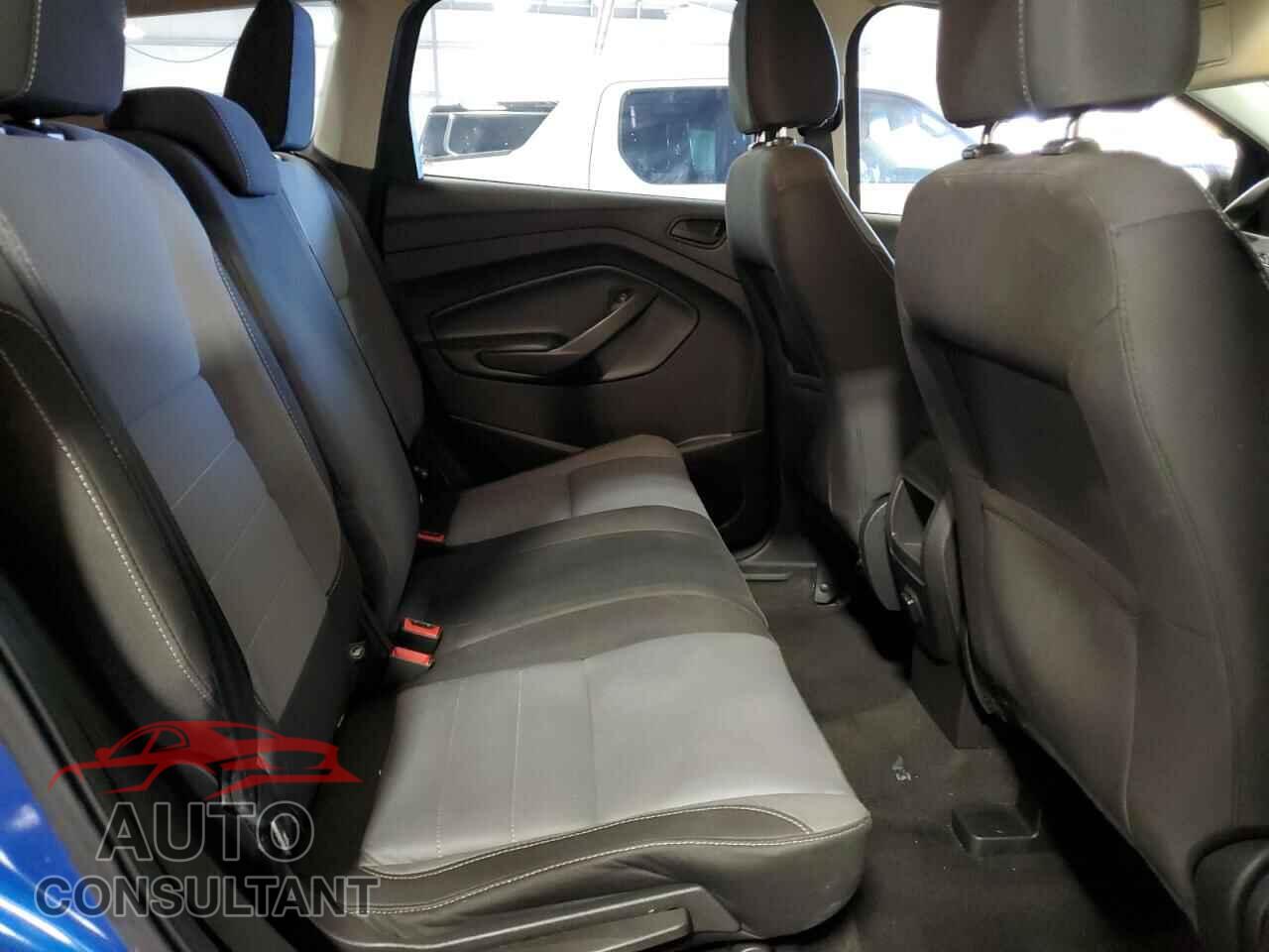 FORD ESCAPE 2017 - 1FMCU0F71HUE25670