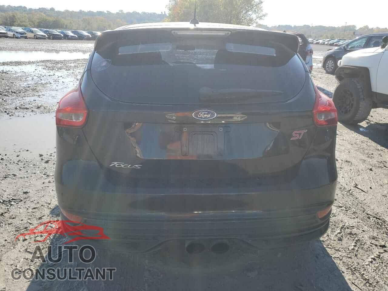 FORD FOCUS 2017 - 1FADP3L98HL274927