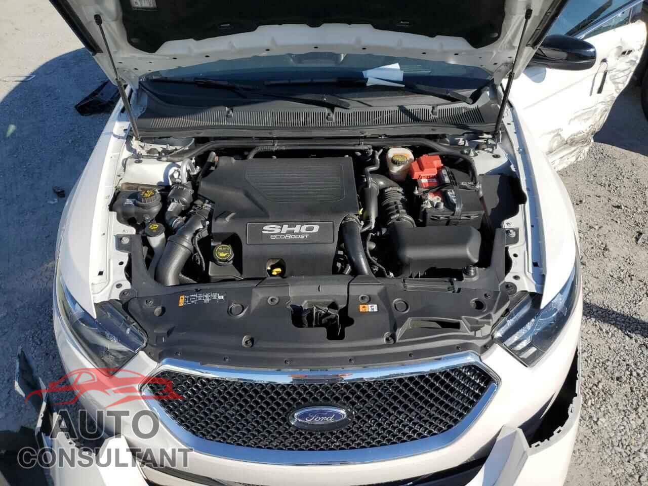 FORD TAURUS 2018 - 1FAHP2KT3JG118480