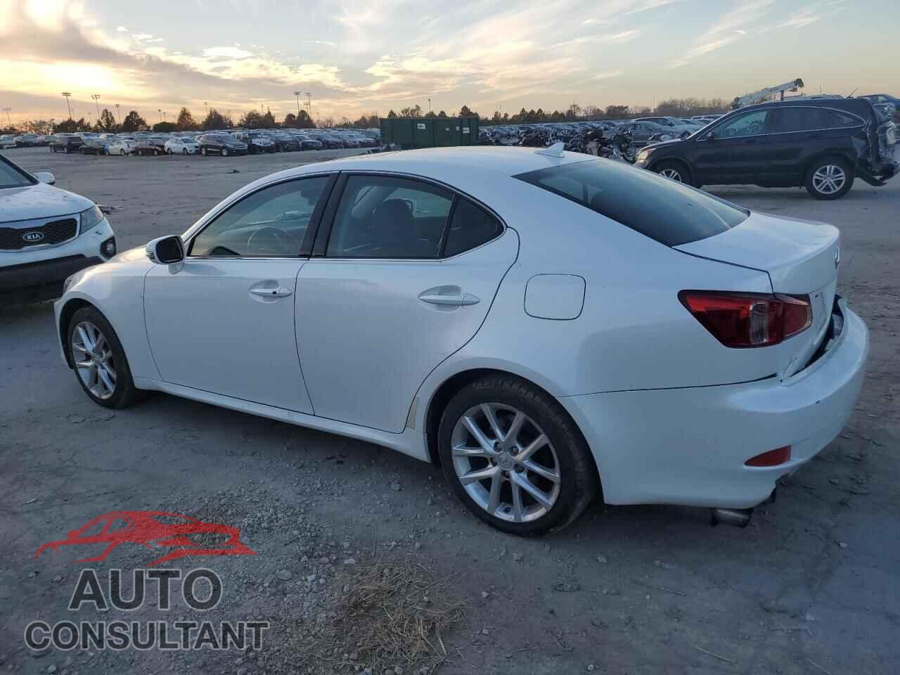 LEXUS IS 2011 - JTHCF5C29B5051216