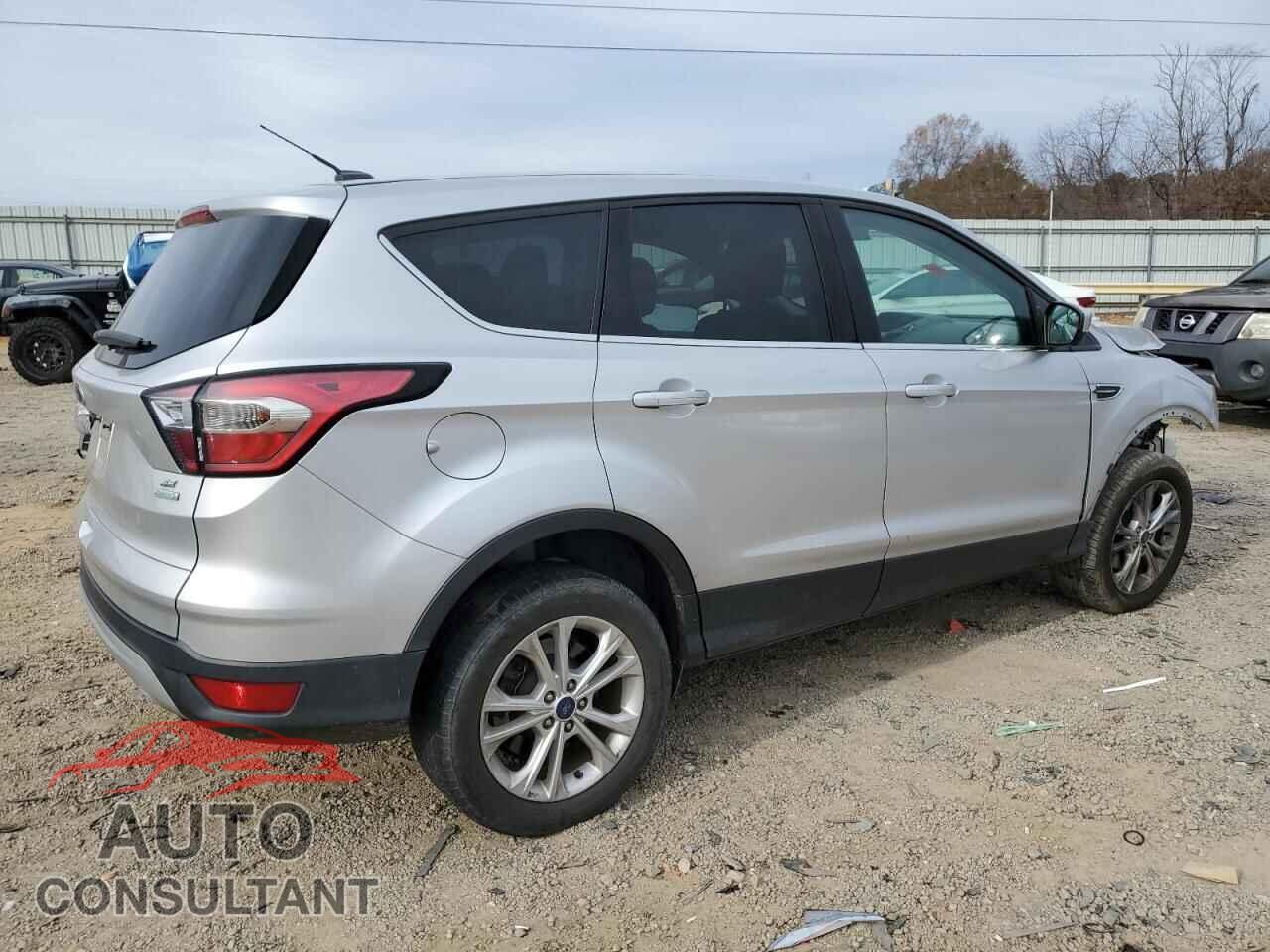 FORD ESCAPE 2017 - 1FMCU0GD7HUB77218