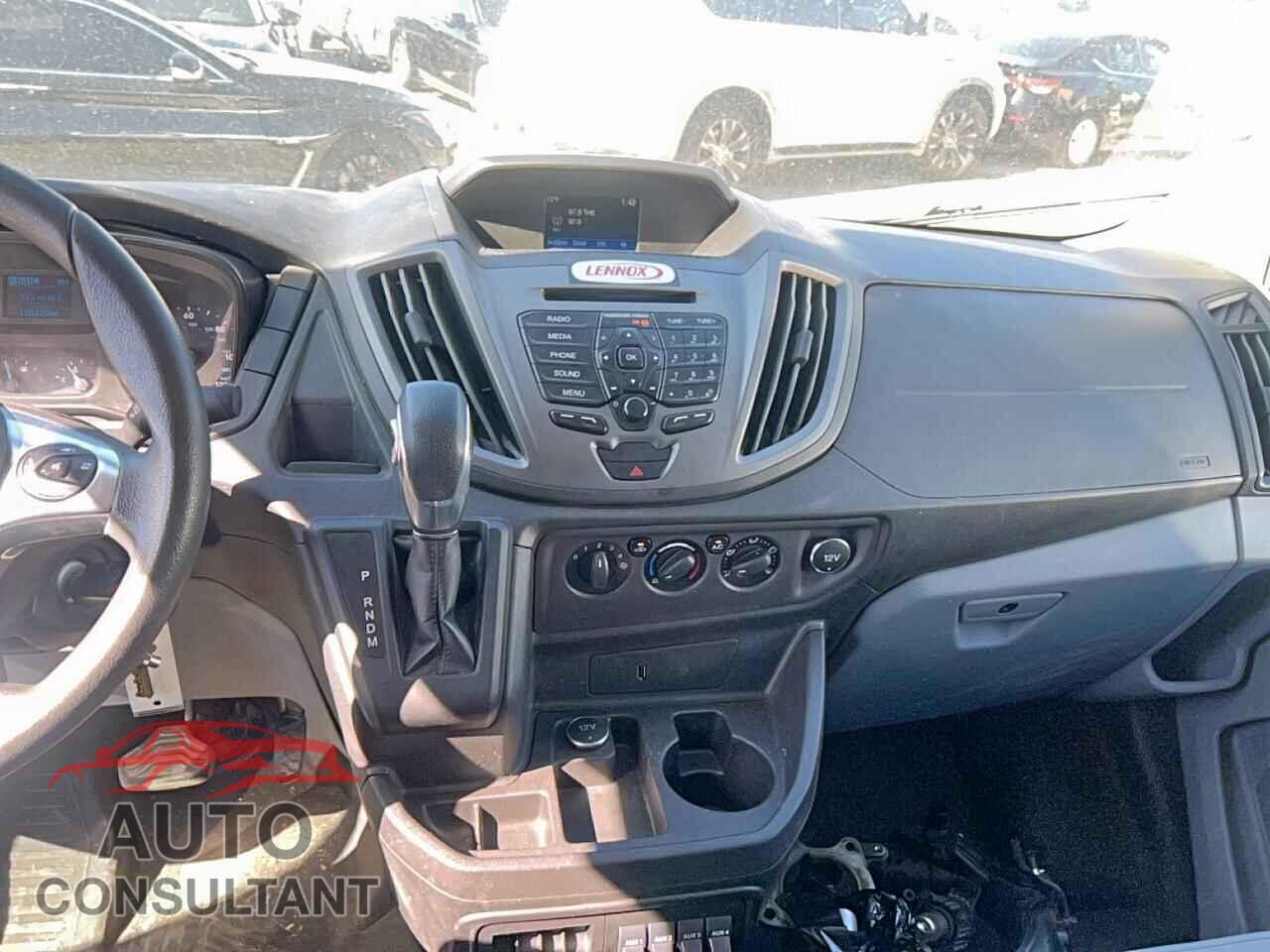 FORD TRANSIT 2019 - 1FTYR2YM0KKA22065