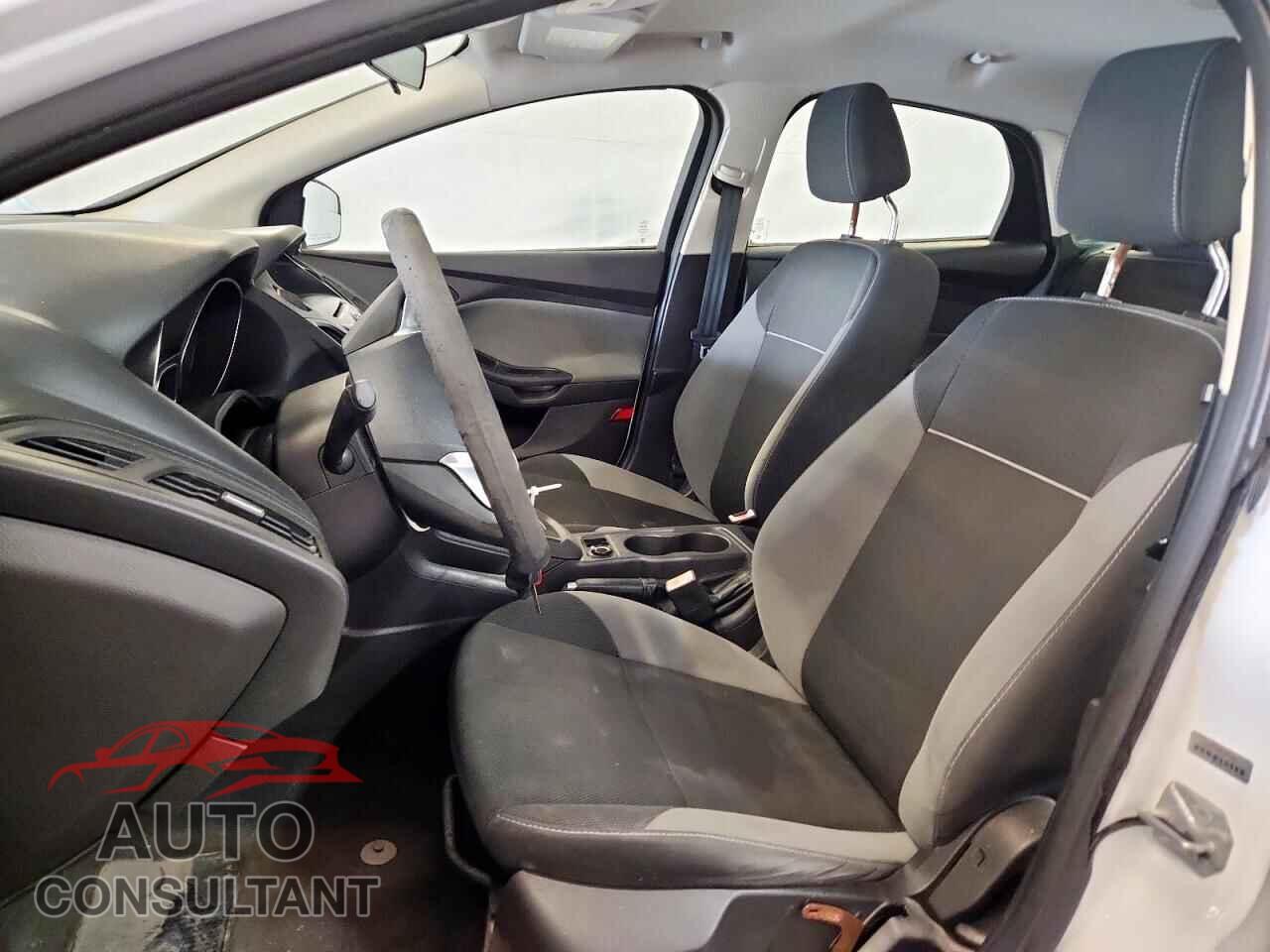 FORD FOCUS 2013 - 1FADP3E24DL313099