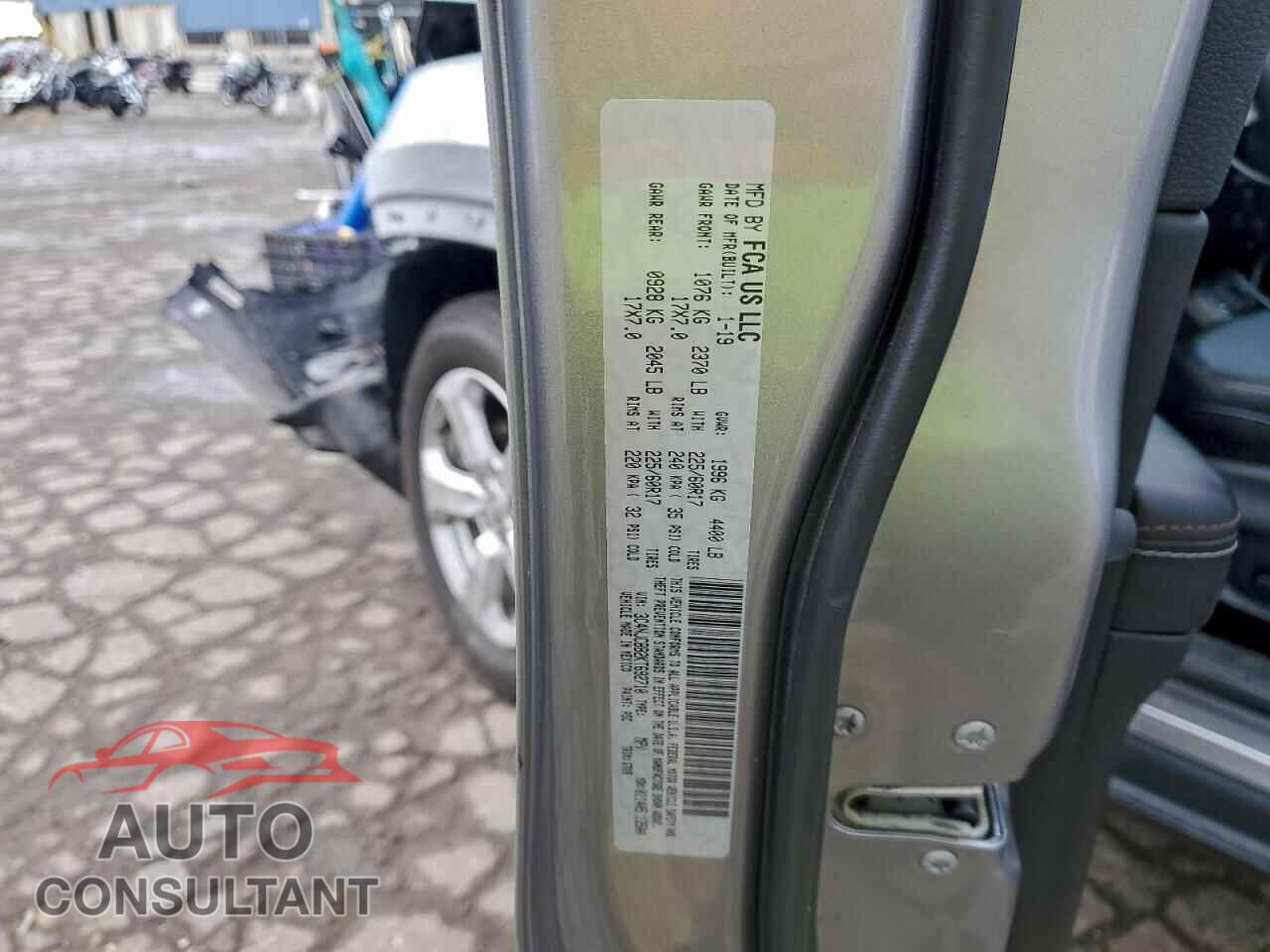 JEEP COMPASS 2019 - 3C4NJCBB2KT692710