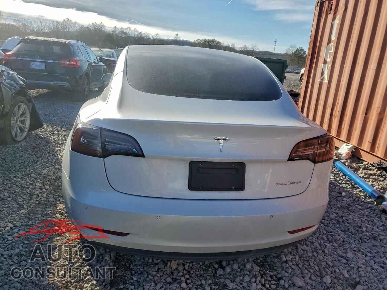 TESLA MODEL 3 2020 - 5YJ3E1EB8LF621121