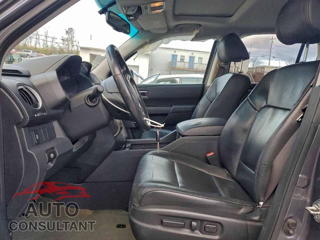 HONDA PILOT 2015 - 5FNYF4H51FB011642