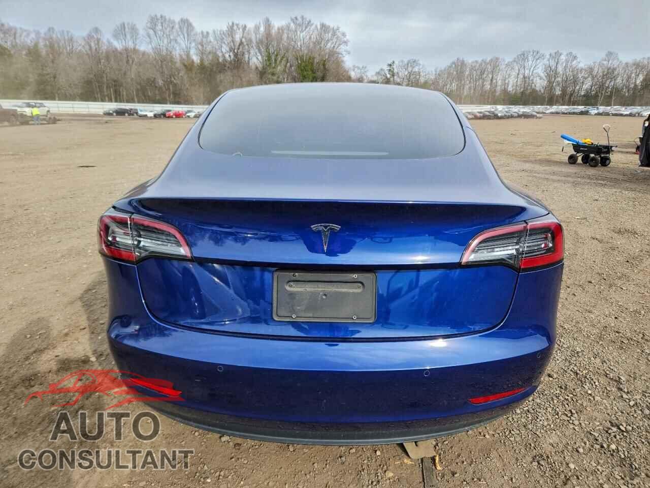 TESLA MODEL 3 2022 - 5YJ3E1EA8NF289904