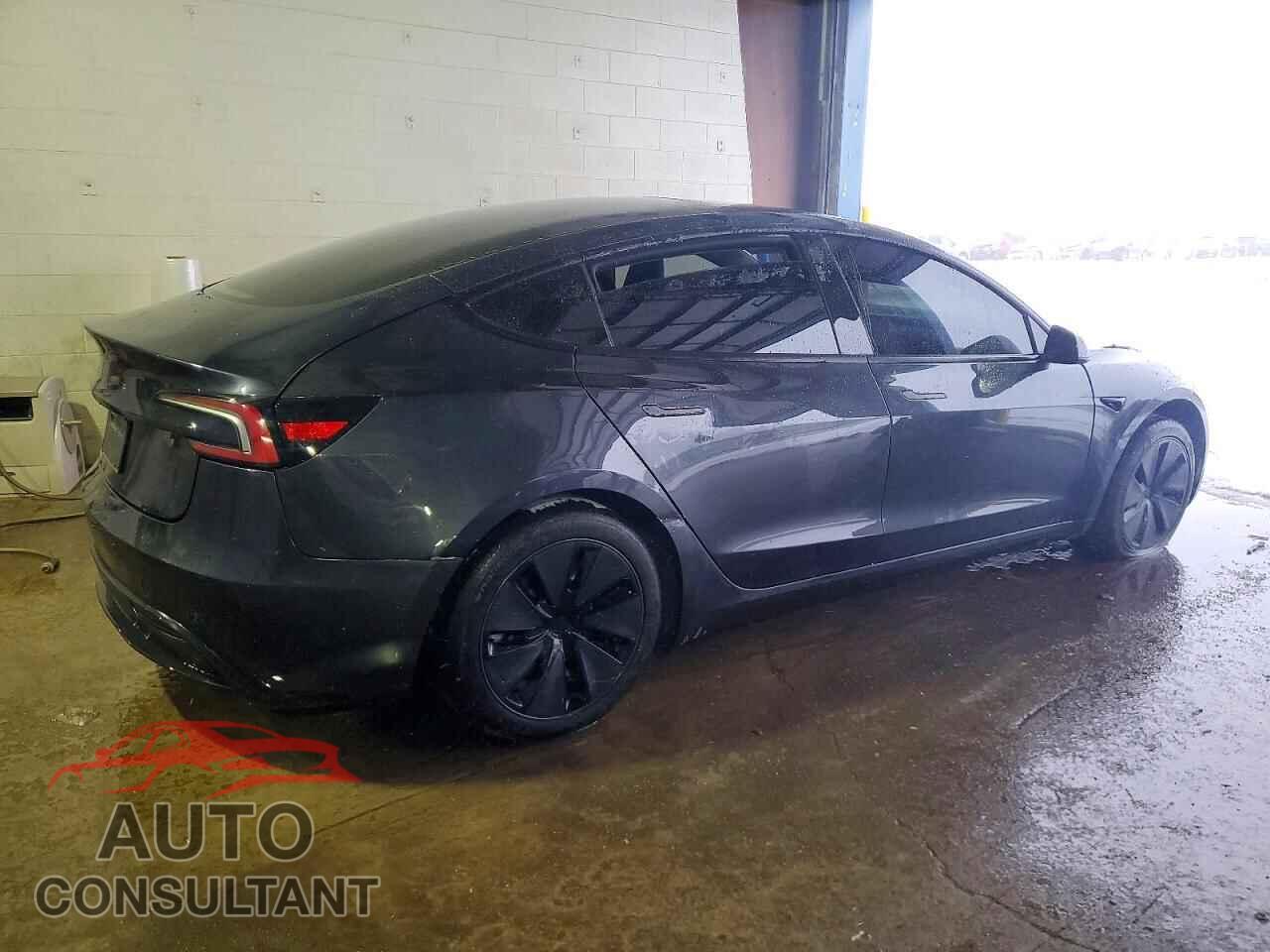 TESLA MODEL 3 2025 - 5YJ3E1EA3SF985811
