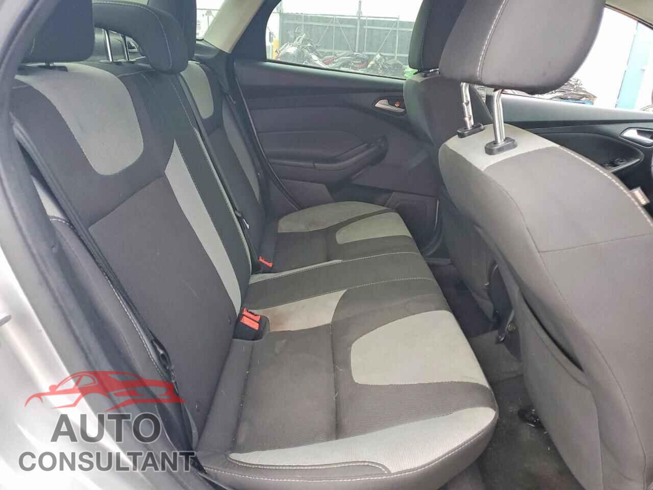FORD FOCUS 2014 - 1FADP3F27EL338868