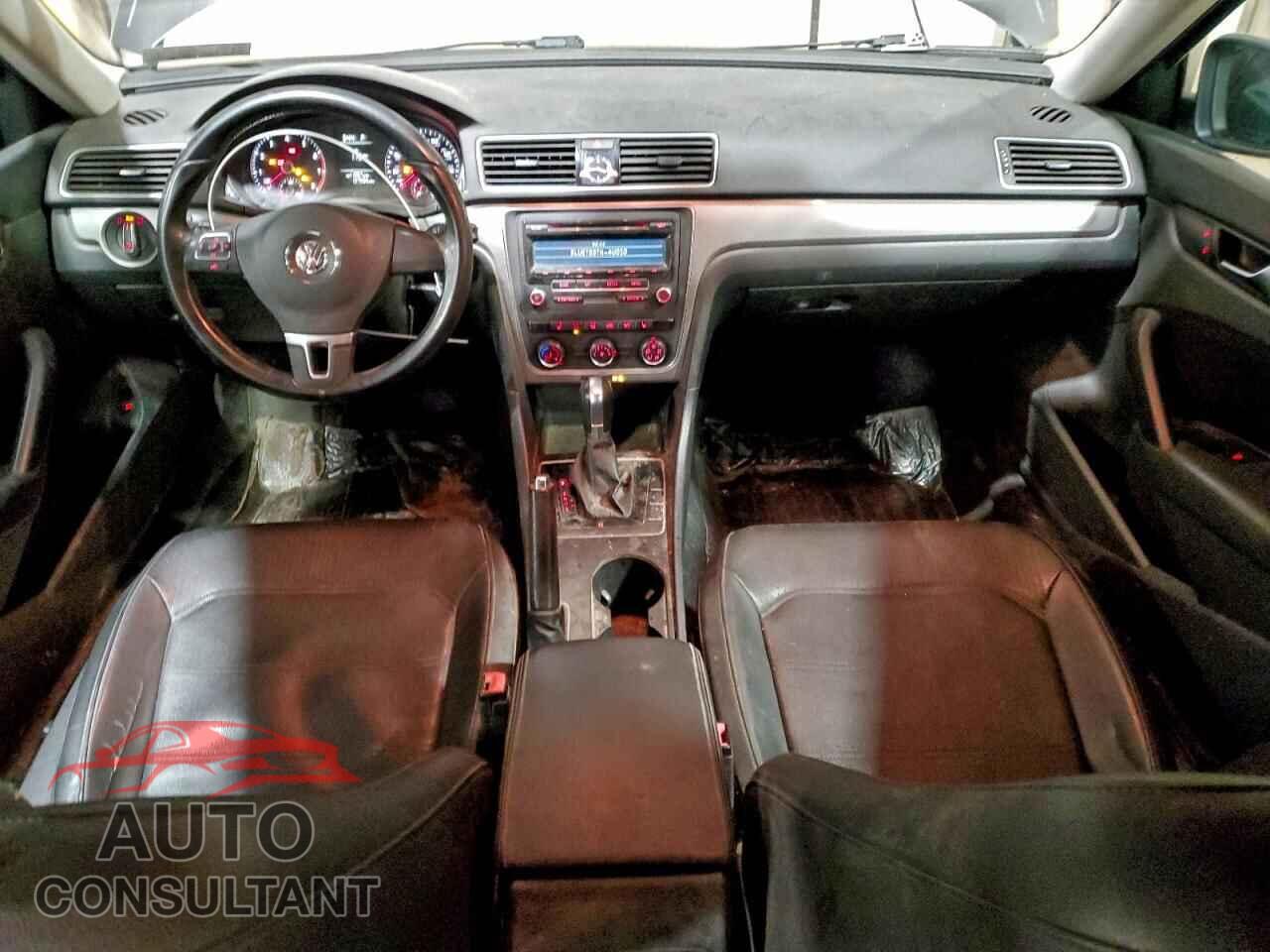 VOLKSWAGEN PASSAT 2015 - 1VWAT7A36FC030461