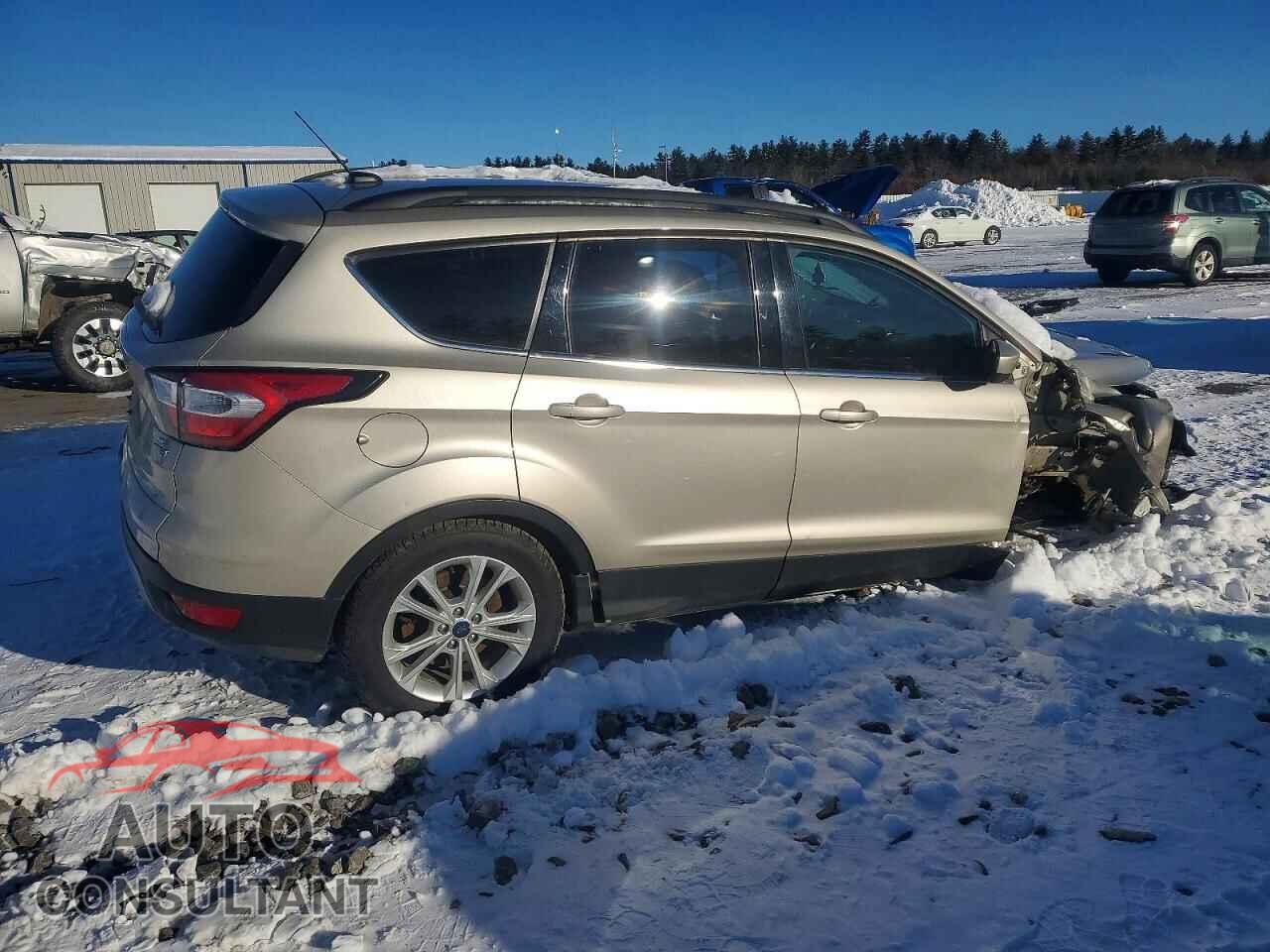 FORD ESCAPE 2017 - 1FMCU9GD3HUC55143