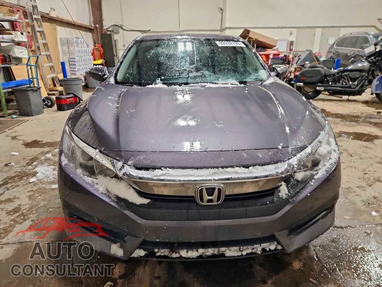 HONDA CIVIC 2018 - 2HGFC2F55JH021988