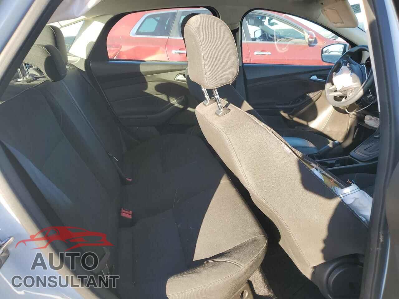 FORD FOCUS 2016 - 1FADP3F2XGL365873