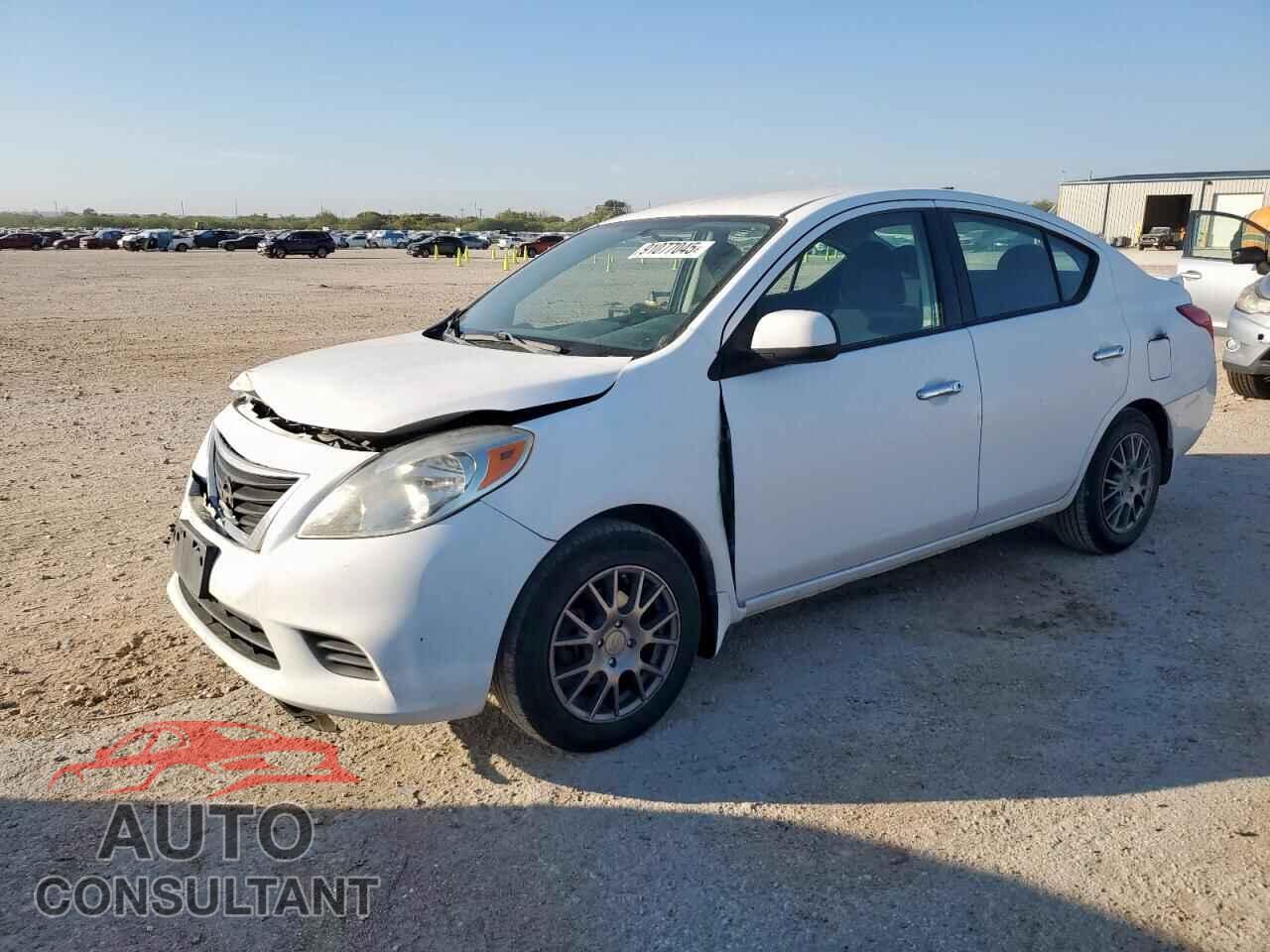 NISSAN VERSA 2013 - 3N1CN7AP1DL876526