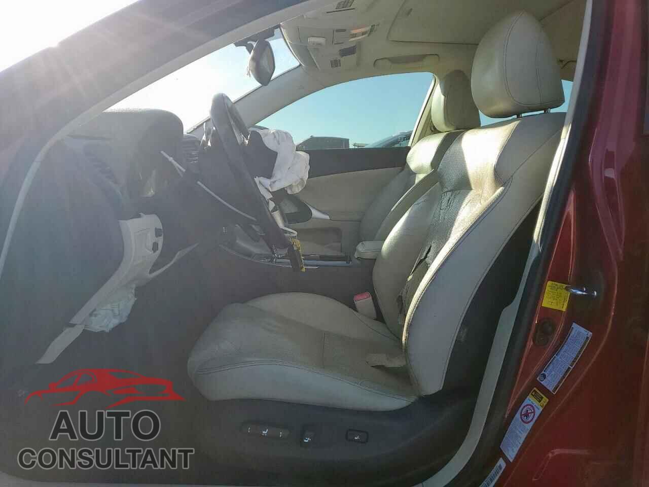 LEXUS IS 2011 - JTHBF5C25B5153057