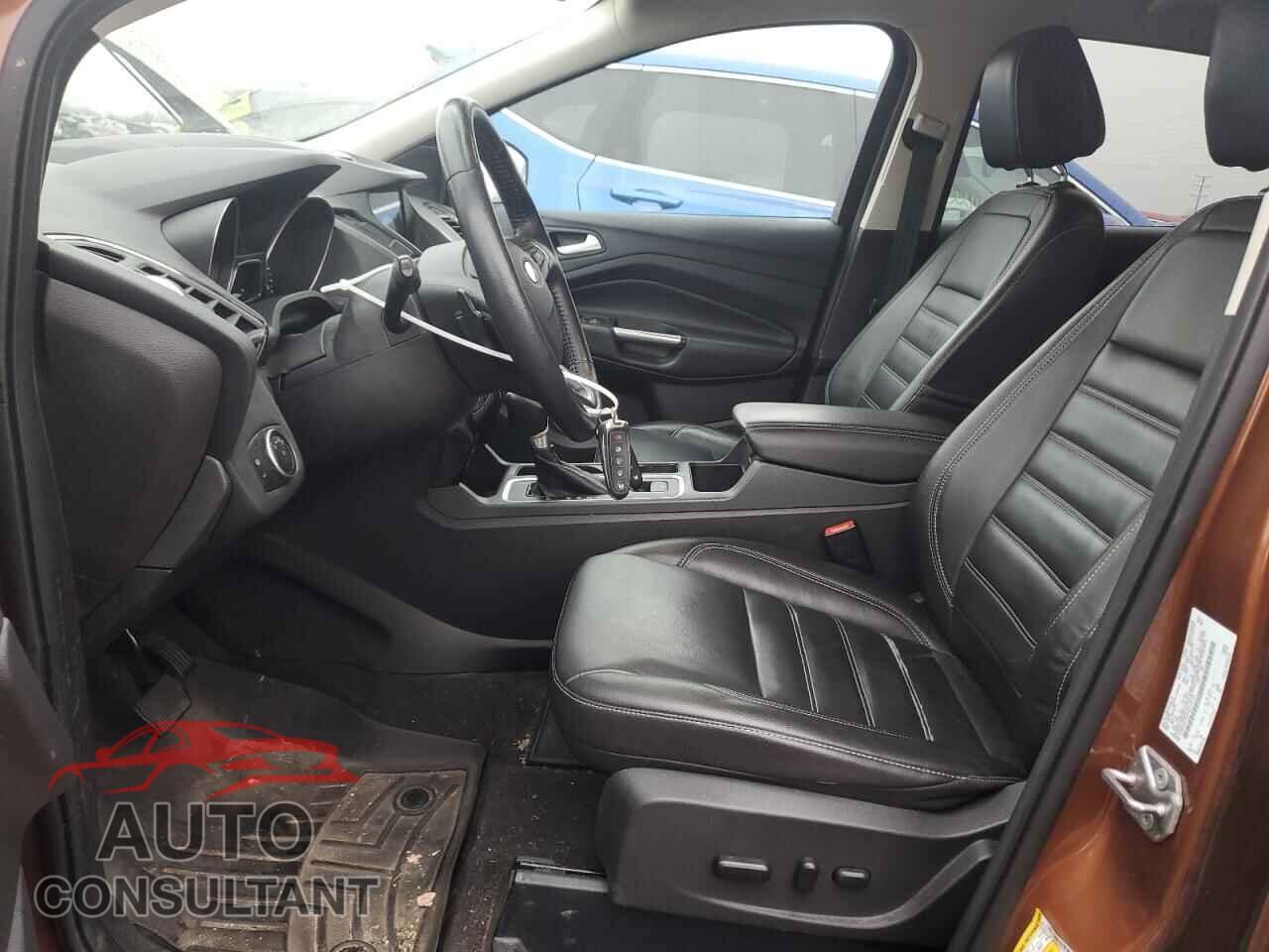 FORD ESCAPE 2017 - 1FMCU0JD5HUC32113