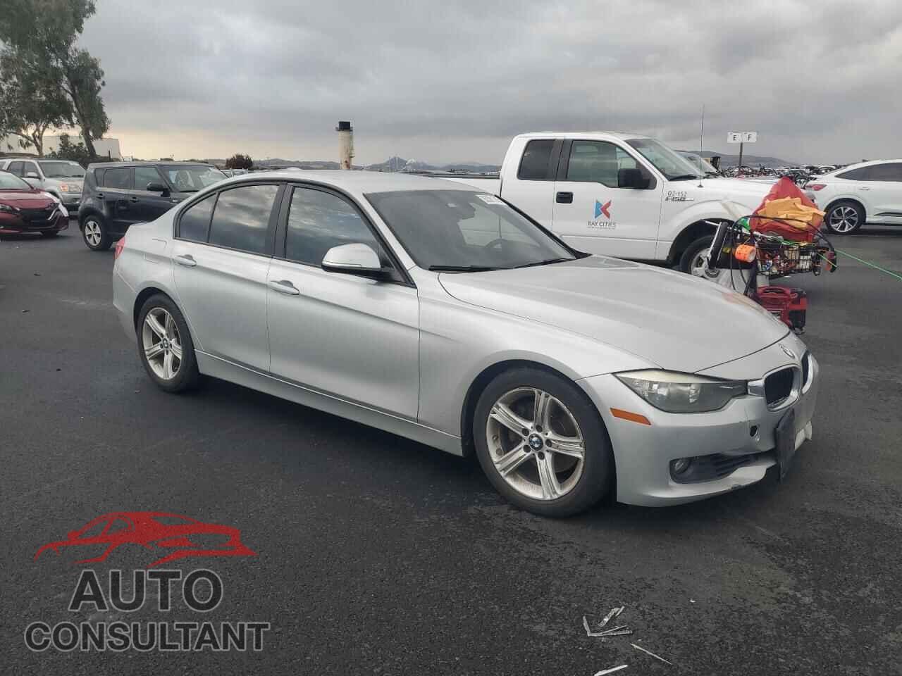 BMW 3 SERIES 2013 - WBA3C1C55DF438062