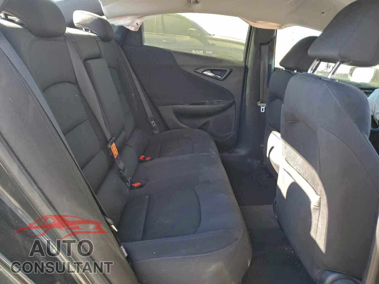 CHEVROLET MALIBU 2017 - 1G1ZB5ST3HF273473