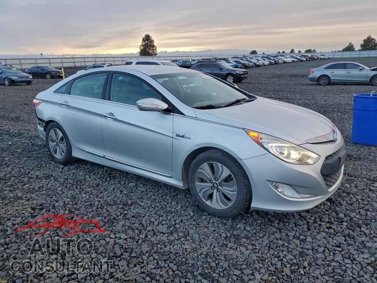 HYUNDAI SONATA 2013 - KMHEC4A41DA100030