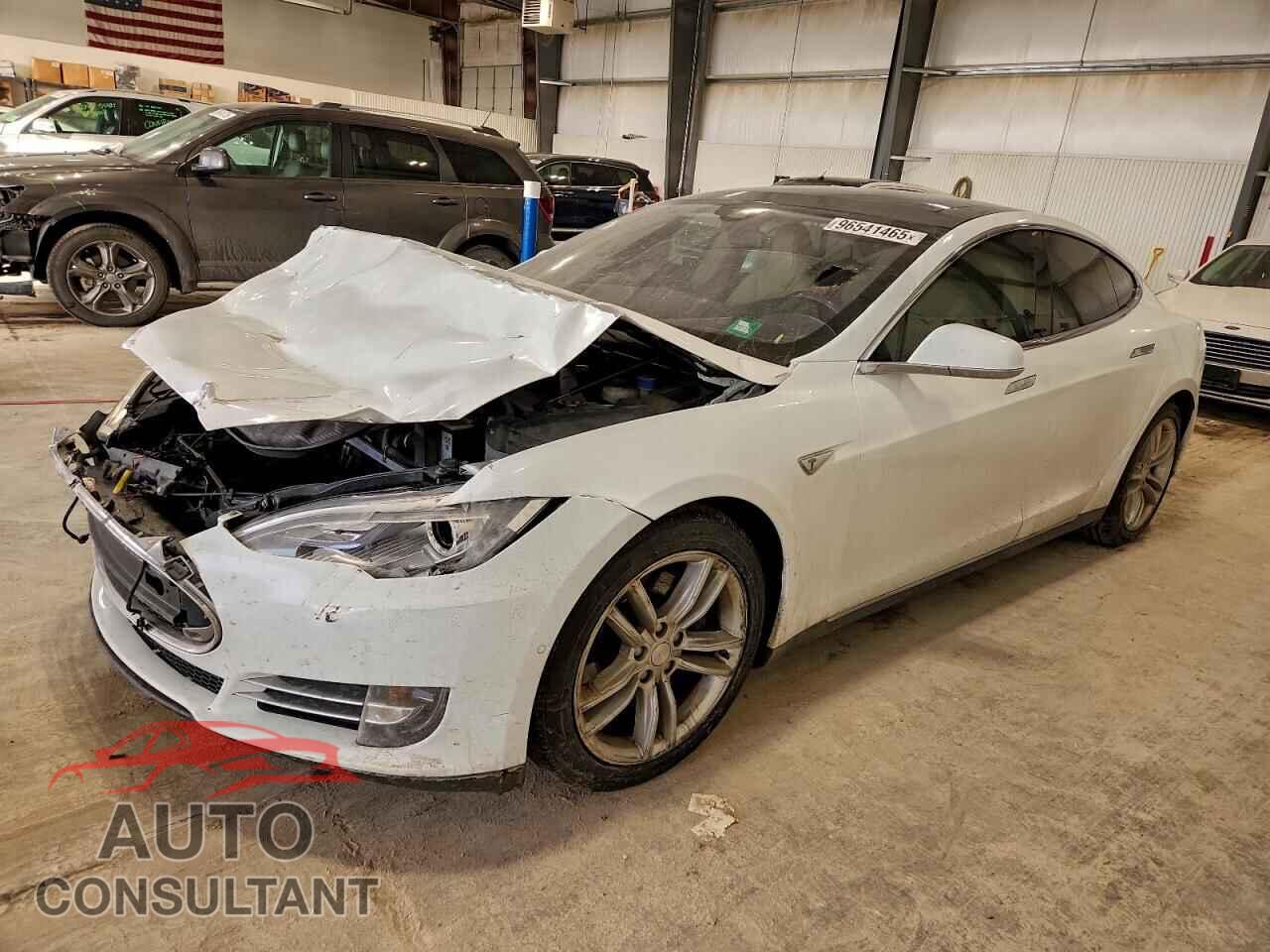 TESLA MODEL S 2015 - 5YJSA1E25FF108856