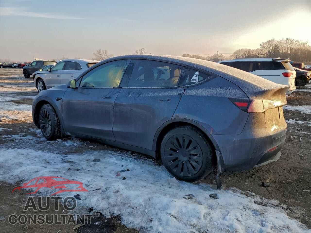 TESLA MODEL Y 2021 - 5YJYGAEE5MF265707