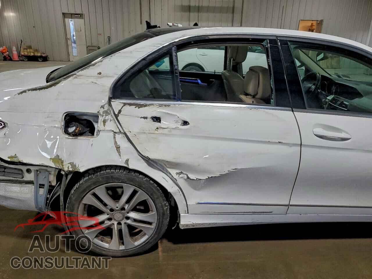 MERCEDES-BENZ C-CLASS 2013 - WDDGF8AB1DA869482