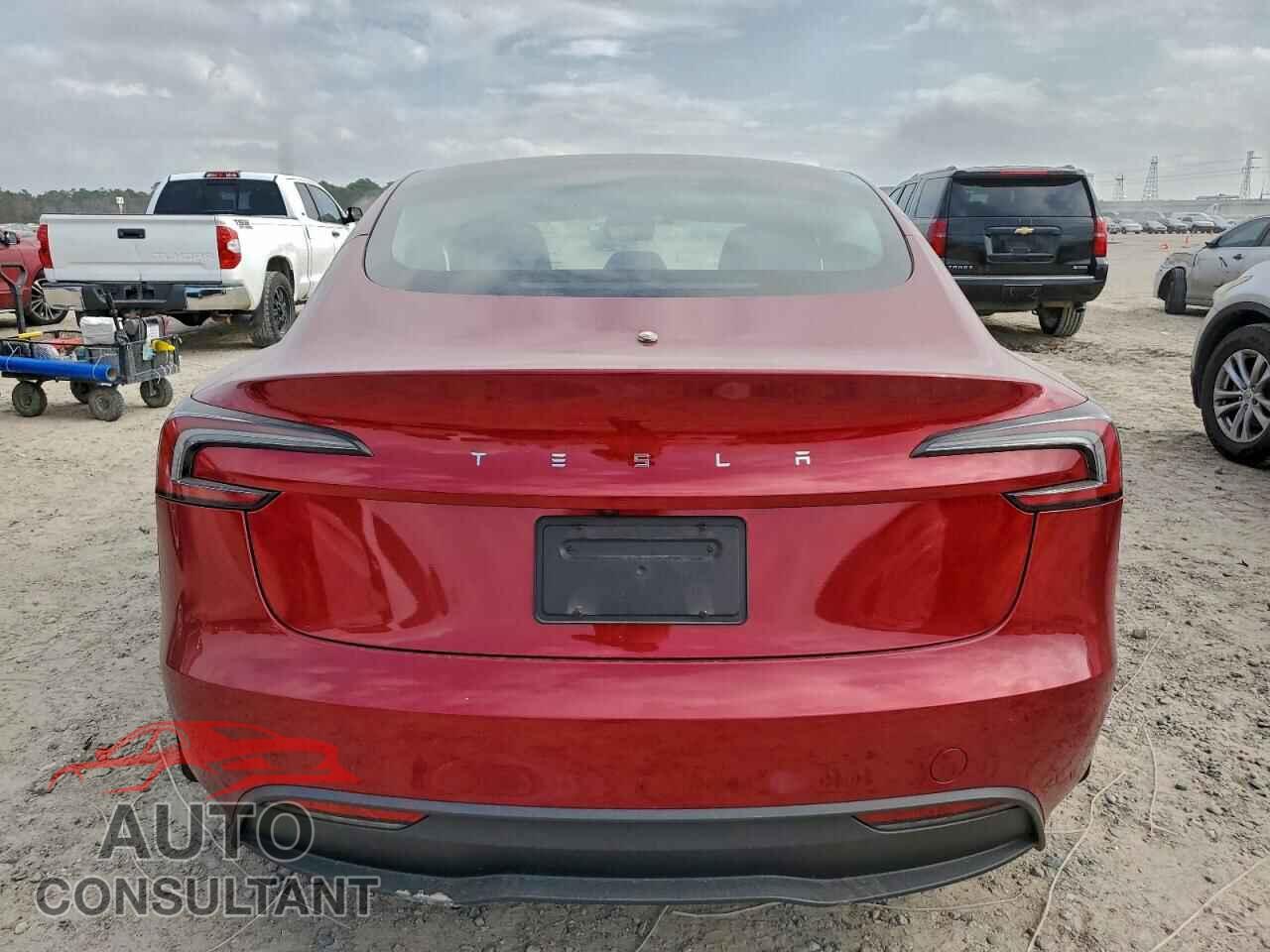 TESLA MODEL 3 2024 - 5YJ3E1EA4RF869477
