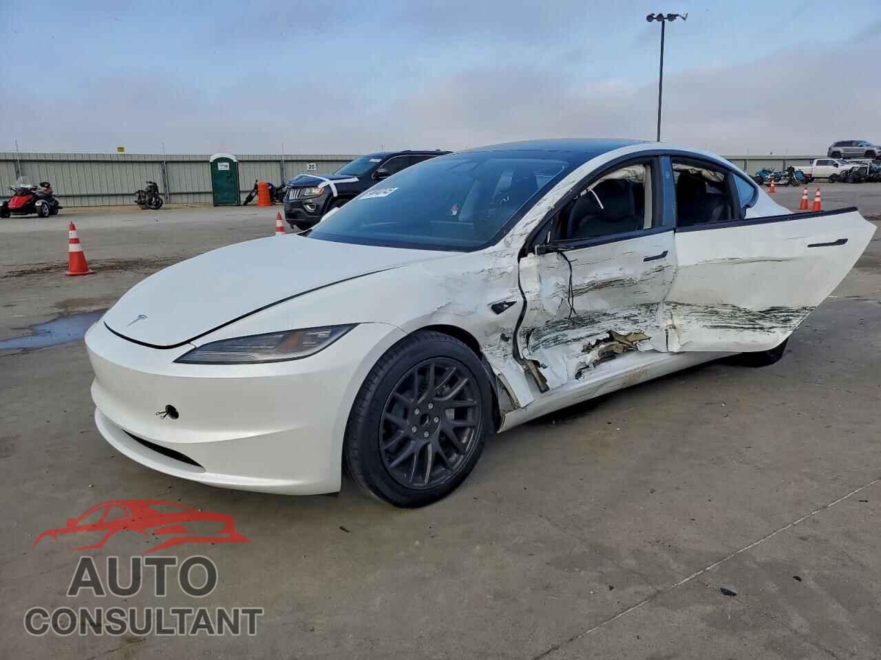 TESLA MODEL 3 2024 - 5YJ3E1EA9RF869877